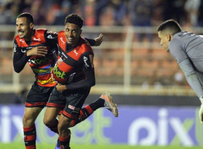 Meia do Ituano, Lucas Nathan revela motivo para comemoração especial em gol contra o Grêmio no estádio Novelli Júnior
