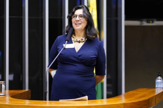 Sessão solene alerta para impacto do cigarro no meio ambiente e novas formas de fumar
