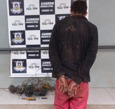 Ladrão se esconde em buraco, mas acaba preso