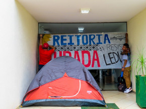 Estudantes ocupam reitoria da UFGD contra ameaça de extinção da FAIND
