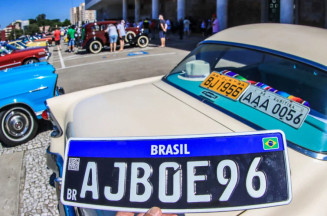 Contran define uso da placa preta apenas para veículos de coleção originais