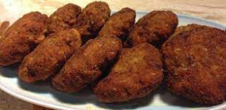 Mulher tem três paradas cardiorrespiratórias após comer bolinho de carne de 'amiga'