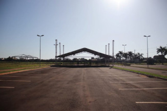 Começa montagem da estrutura da 43° Festa Junina de Dourados; evento começa na quinta