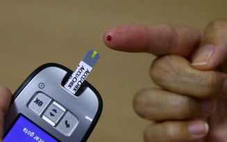 Comissão aprova projeto que permite a pessoas com diabetes portar itens de controle glicêmico