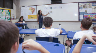 Desemprego cai para 9,8% no tri até maio, menor taxa para o período desde 2015