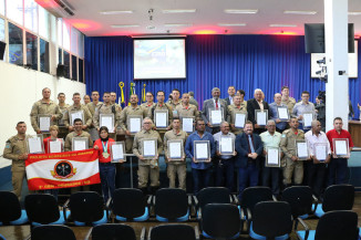 Câmara de Dourados presta homenagem ao Bombeiro Militar