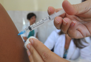 Vacina HPV quadrivalente é ampliada para homens de até 45 anos com imunossupressão