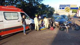 Casal fica ferido em colisão de moto e carro na Cuiabá