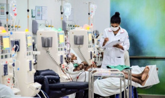 Clínicas de diálise relatam preços de soro fisiológico três vezes maiores que o máximo permitido