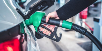 Gasolina da Petrobras fica mais barata nas refinarias a partir desta quarta