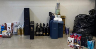 PF apreende dólares, reais e produtos do exterior avaliados em R$ 50 mil