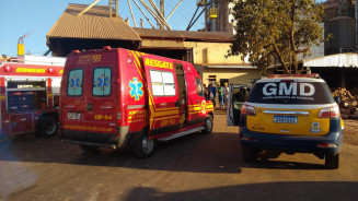 Corpo de Bombeiros, Guarda Municipal e SAMU socorrem usuário de drogas que subiu em Silo