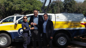 Guarda Municipal de Dourados recebe duas novas viaturas para reforçar a ronda escolar