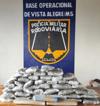 Adolescente perde R$ 201 mil em drogas ao ser apreendido em ônibus pela polícia