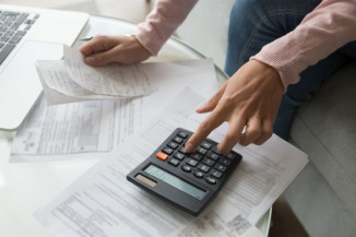 1 em cada 4 brasileiros não consegue pagar todas as contas do mês