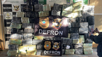 Defron apreende mais de 2t de maconha em casa alugada exclusivamente para depósito de droga