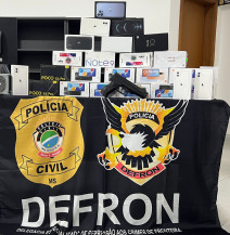 Dupla assalta loja de celulares e Defron recupera aparelhos e prende ladrão