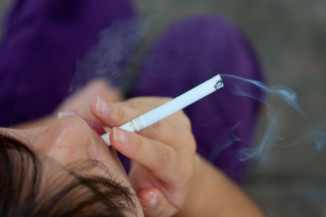 Cresce o número de meninas fumantes nas escolas brasileiras