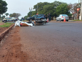 Motociclista colide contra rotatória e morre na Coronel Ponciano