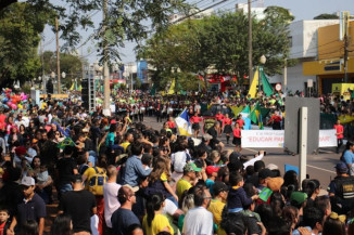 Desfile da Independência reúne 40 mil pessoas e bate recorde de público