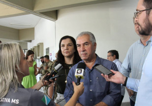 Reinaldo vota na Capital e diz que confia em Riedel no 2º turno