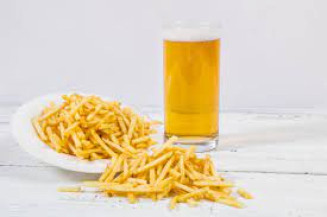 Homem que bebeu cerveja e comeu batata frita sem dinheiro termina preso pela GM