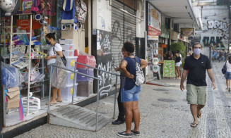 Comércio varejista tem queda de 0,1% em agosto