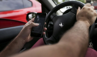 Uso de celular ao volante é atitude que mais incomoda motorista