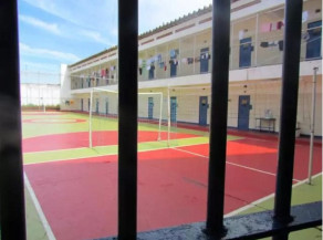 Homem que matou vizinho por causa de som alto é transferido para penitenciária