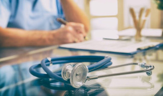 Comissão aprova processo simplificado para credenciamento de médico ao SUS