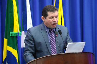 Olavo questiona prestação de serviço de empresa de coleta de lixo