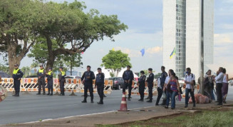 Trânsito na Esplanada dos Ministérios é interditado para evitar manifestações