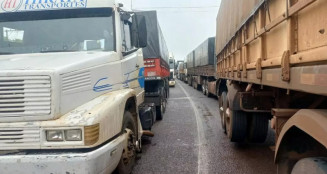 Durante bloqueios, PRF multou 69 caminhoneiros e valor chega a R$ 400 mil