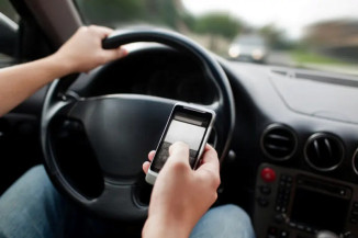 Multa pelo uso de celular no trânsito poderá passar de R$ 500 