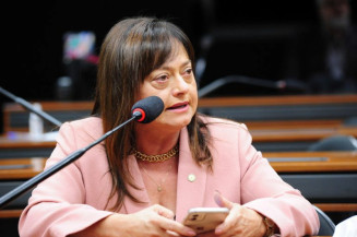 Comissão aprova projeto que proíbe retenção de verba à cultura