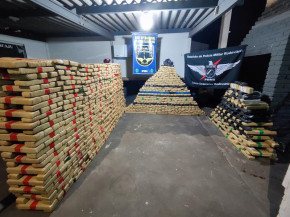 Traficantes são presos com carros carregados com mais de 1 tonelada de maconha