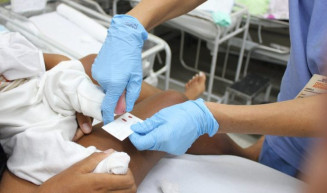 Comissão aprova proposta que obriga hospitais a orientarem pais sobre teste do pezinho