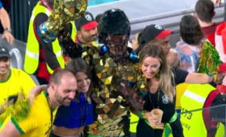 Eduardo Bolsonaro é flagrado em jogo do Brasil no Catar