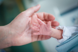 Bebê prematura é vítima de Covid-19 em Dourados