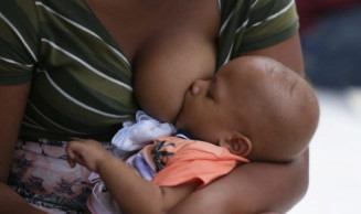 Comissão aprova projeto que obriga escola a adotar medidas para acolher aluna que amamenta
