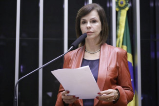 Comissão aprova garantia de vagas na educação básica para vítimas de violência