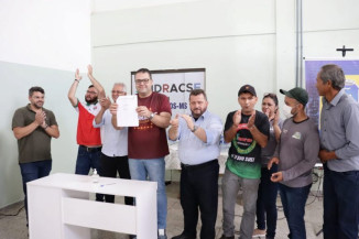 Alan sanciona lei que garante piso salarial aos agentes comunitários e de endemias