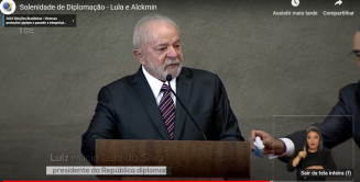 Durante diplomação no TSE, Lula chora e diz que o povo reconquistou a democracia