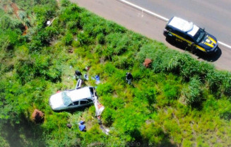 Bebê é arremessado de veículo durante capotamento em que traficante fugia da polícia