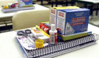 Comissão aprova projeto que prevê devolução ao aluno de material não utilizado