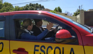 Curso teórico continuará obrigatório na formação de condutores