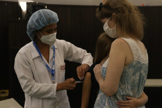 Estoque acaba e Dourados aguarda nova remessa de vacinas Coronovac e Pfizer