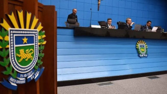 Deputados aprovam aumento de até 25% do salário de vice-governador e secretários