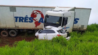 Polícia investiga se ultrapassagem proibida causou acidente com mortes de adultos e duas crianças