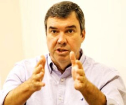 Riedel condena ataques em Brasília: "Afronta à democracia"